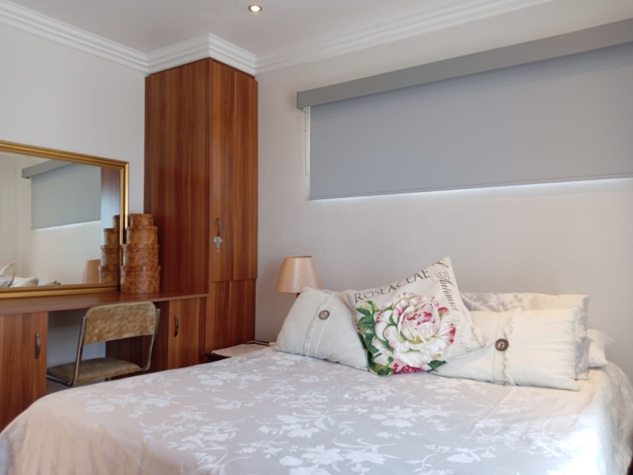 To Let 2 Bedroom Property for Rent in Calypso Beach Western Cape